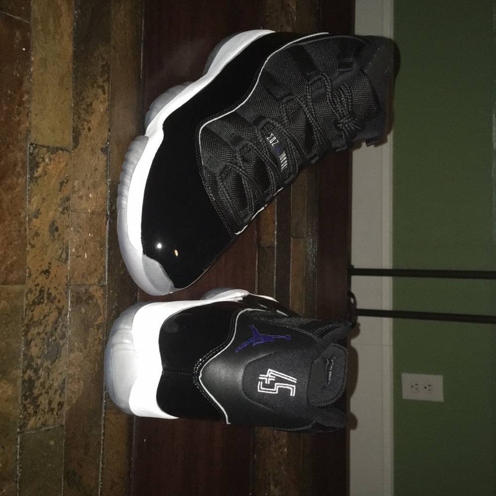 Air Jordan 11 Space jam